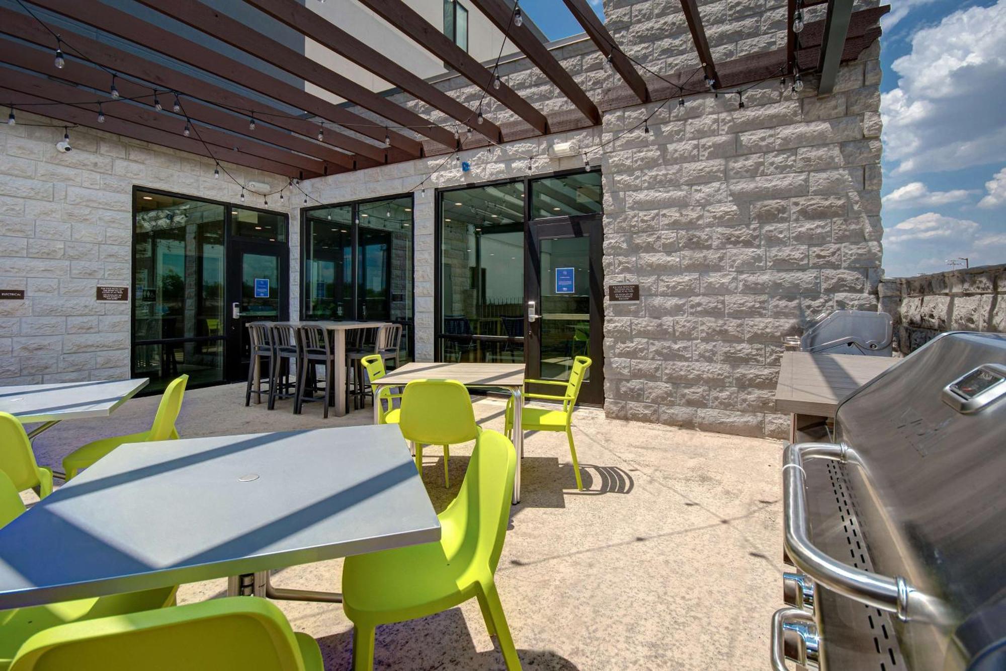 Home2 Suites By Hilton Burleson Bagian luar foto